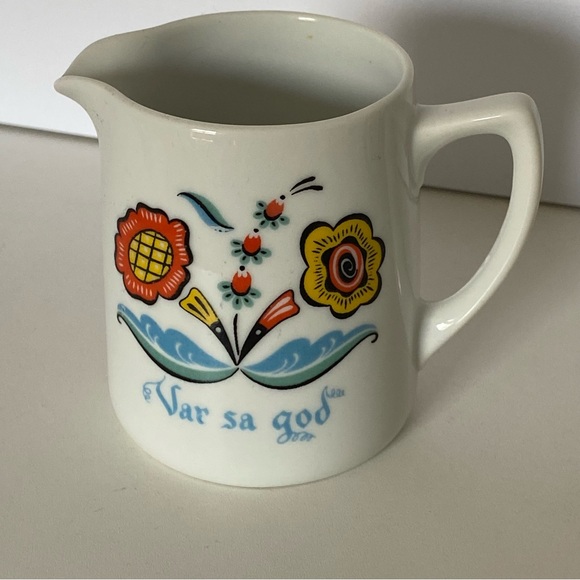 Swedish Berggren Porcelain Creamer “Var sa god” Folk Art-Vintage Floral Sweden - Picture 2 of 15